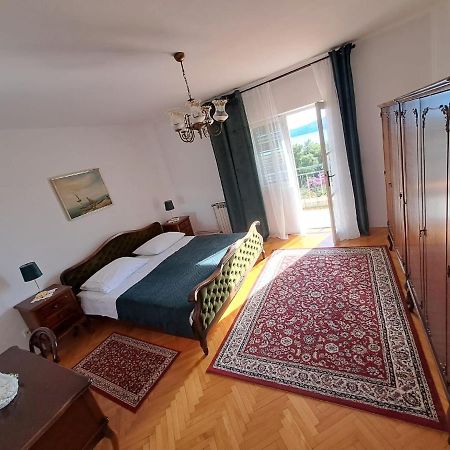 Apartment Artemisia 1 Трогир Екстериор снимка