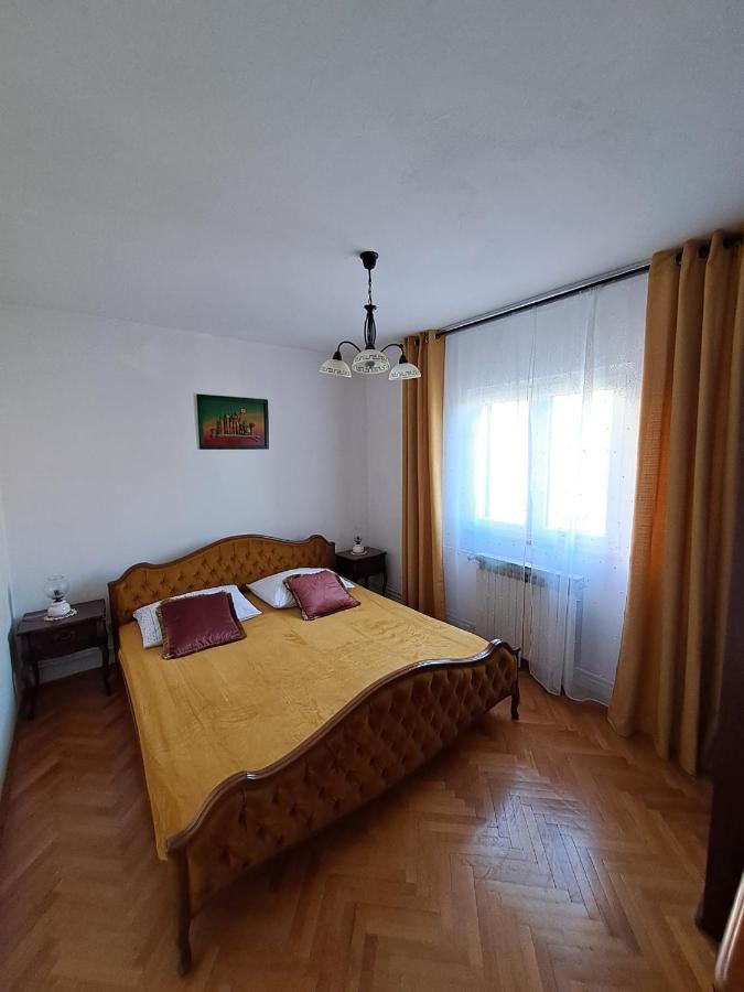 Apartment Artemisia 1 Трогир Екстериор снимка